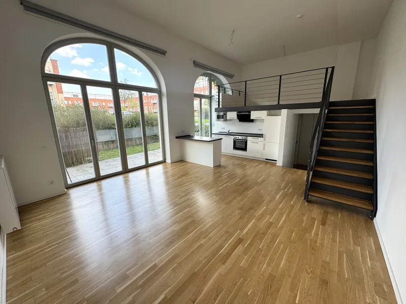 Lichtdurchflutete 1,5 Zimmer Maisonette – mit Galerie & Terrasse + Waschmaschinenanschluss! — photo 1